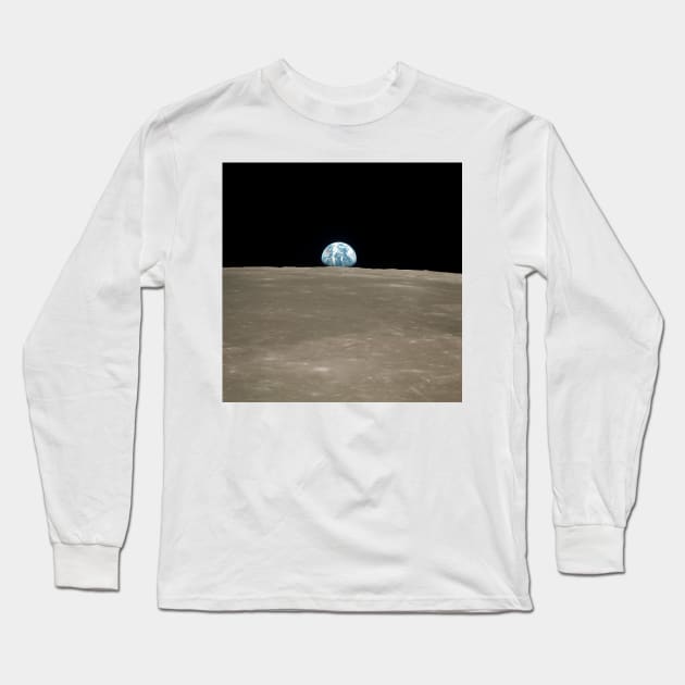 Earthrise over Moon, Apollo 11 (C020/0497) Long Sleeve T-Shirt by SciencePhoto